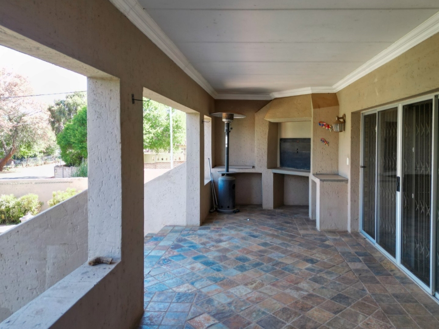 4 Bedroom Property for Sale in Schoemansville North West